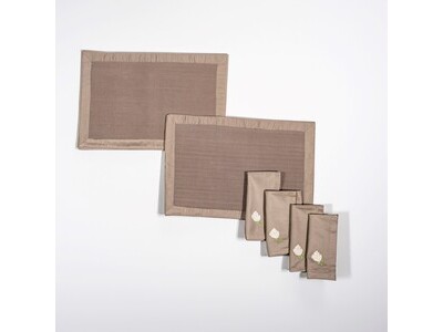 TABLE LINEN Champagne Gold with napkin