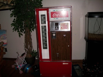 Vintage cavalier css-64 cola machine